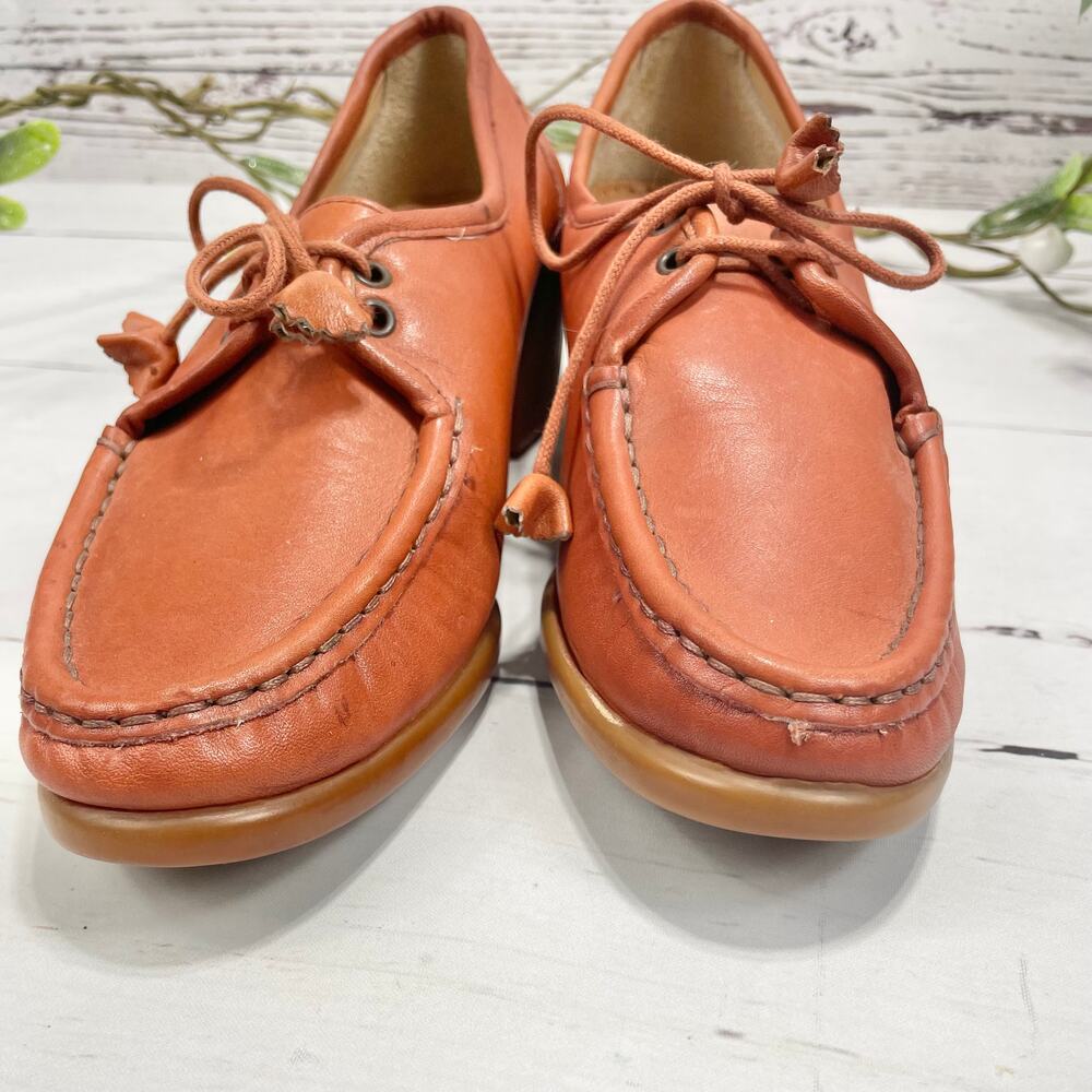 Vintage Clark Burnt Orange Moccasians with Rubber Sole Heel - Picture 4 of 12